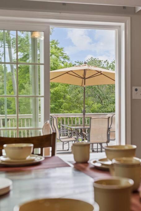 Country Livin.. Sleeps 11.. Available!!! - Housity