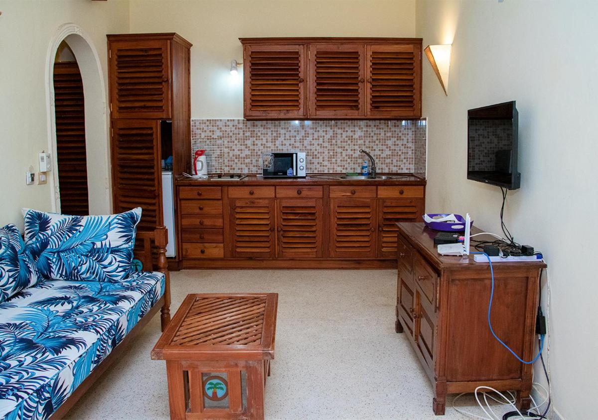 Tembo Court Apartments 1Bedroom - Housity