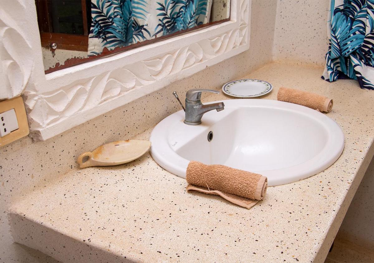 Tembo Court Apartments 1Bedroom - Housity