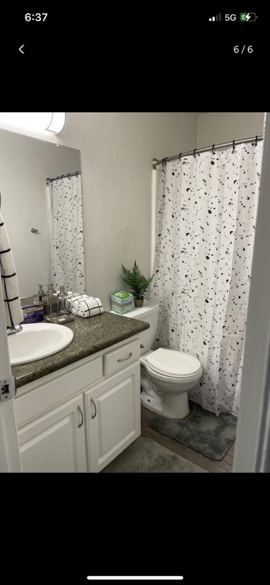 Modern condo with pool ,near Hollywood,DTLA, melrose - Housity