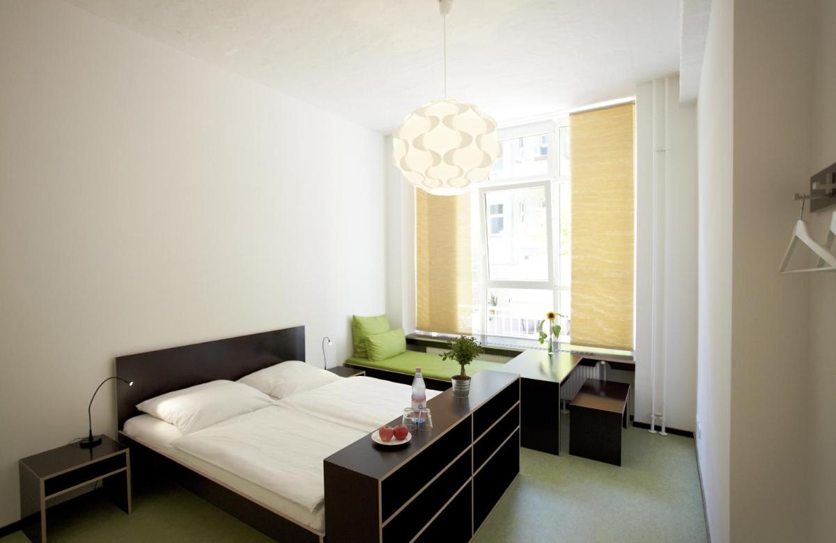 Hüttenpalast - Housity