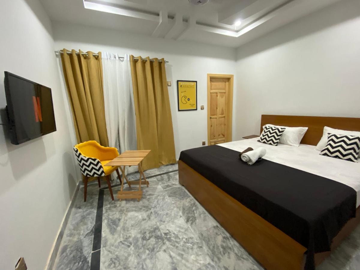 Dastak Hotels Near Airport & Bus Terminal - Housity