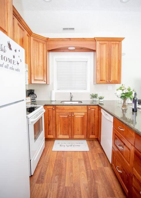 Concord beautiful 2-bedroom villa - Housity