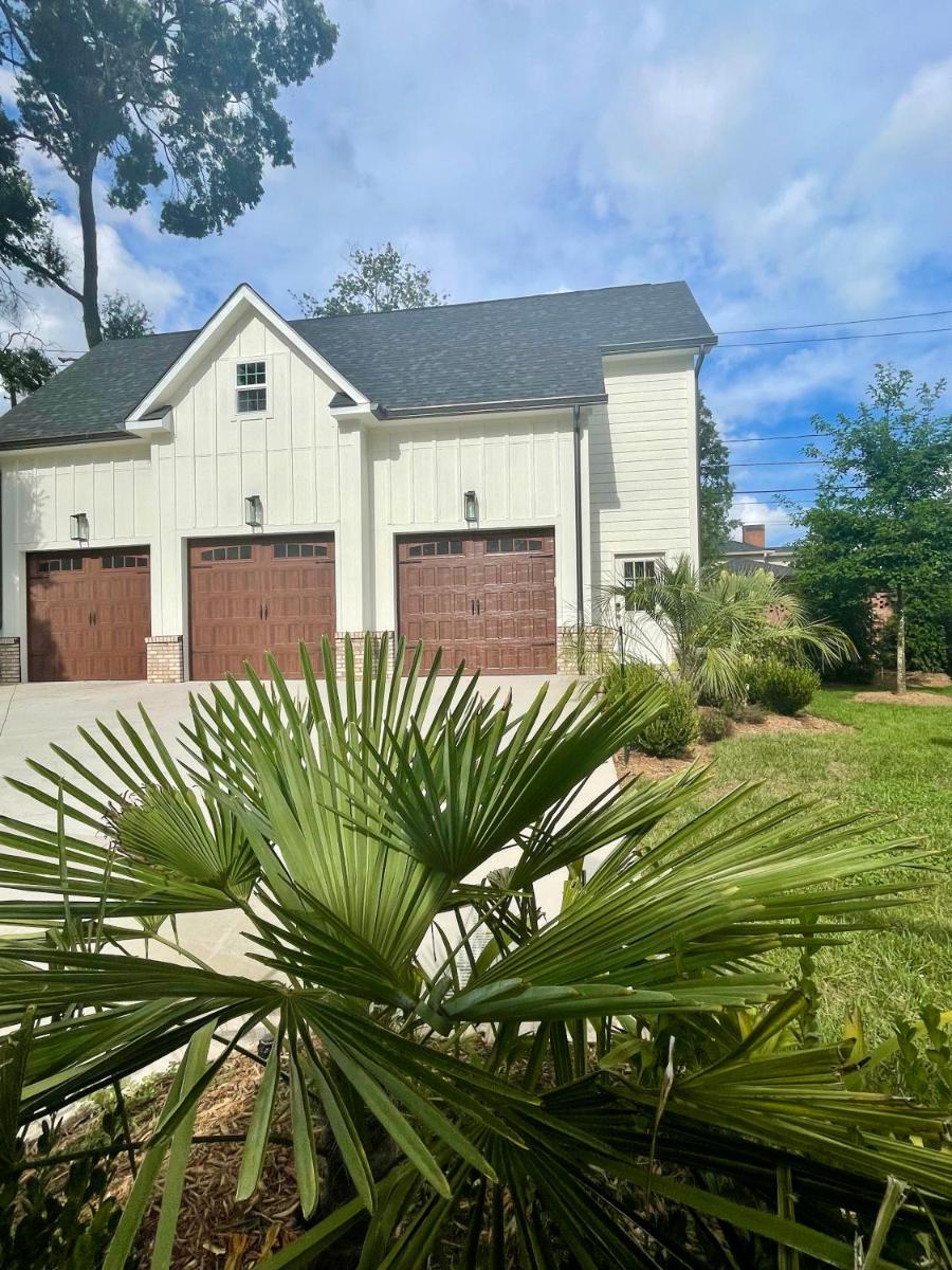 Luxury In Eastover... close to everything! - Housity