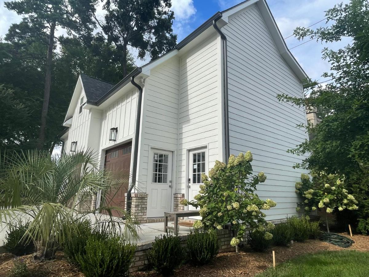 Luxury In Eastover... close to everything! - Housity
