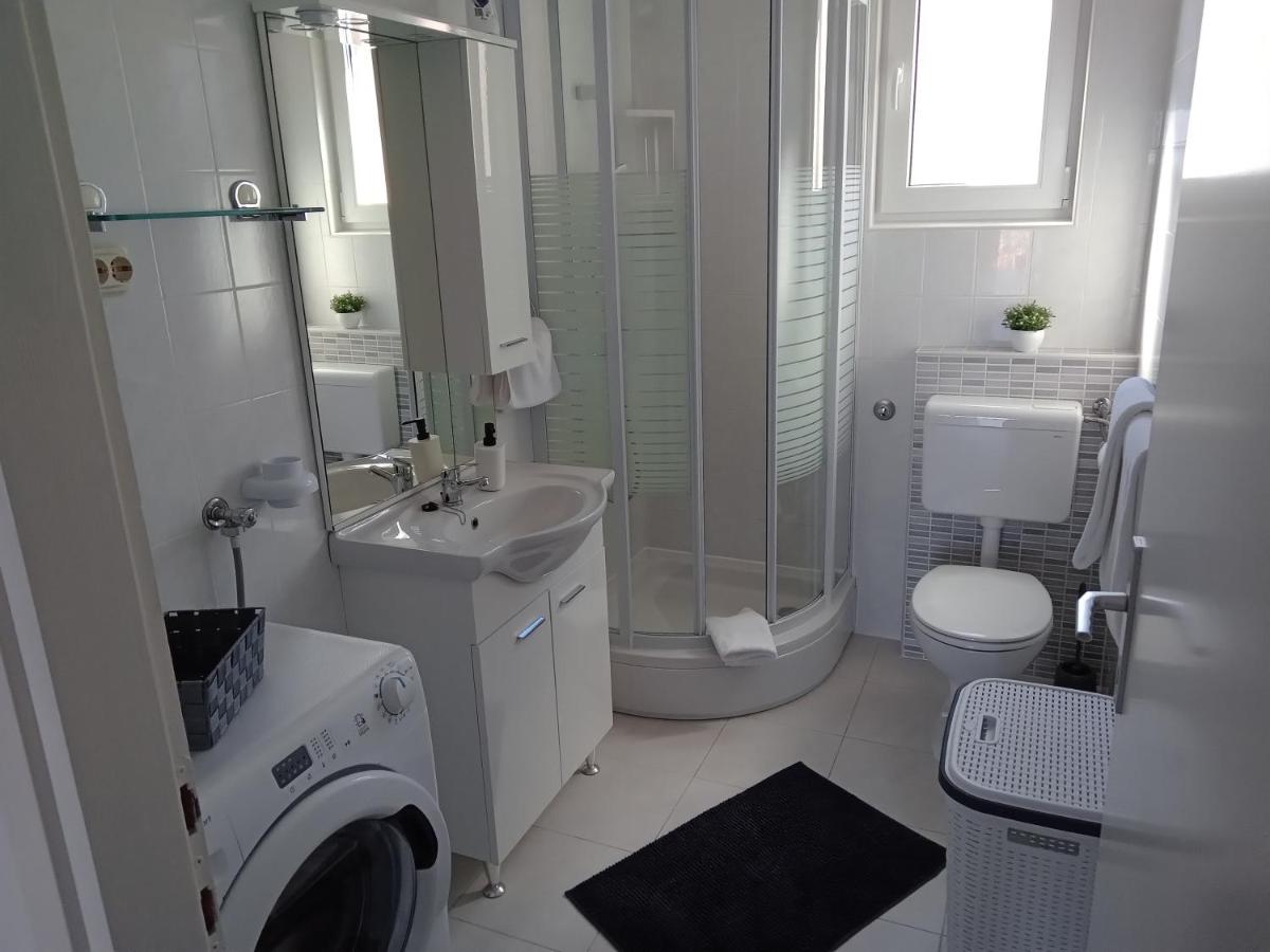 Apartments with a parking space Sali, Dugi otok - 8154 - Housity