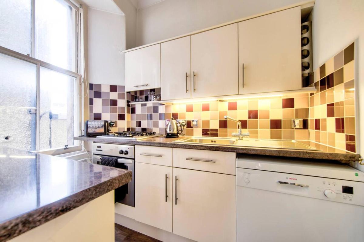 JOIVY Lovely 1 bed flat in Old town, right on the Royal Mile - Housity