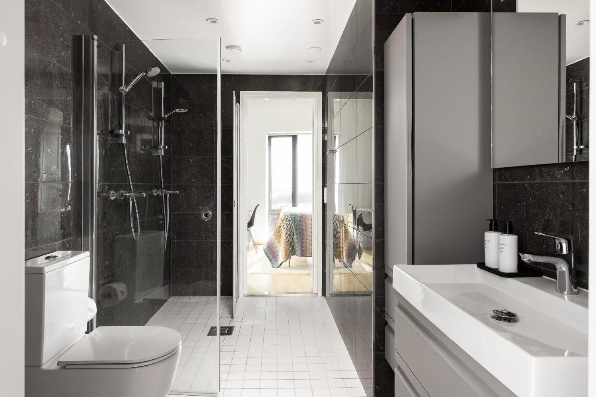 Suitetrails - Luxury Skyscraper Apartment with Amazing view over Helsinki