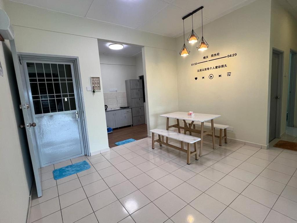 Wijaya Apartment Homestay sandakan Mile 7 - Housity