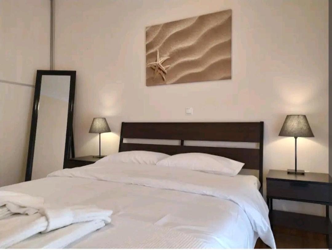 Suitetrails - Stylish -Modern Apartment heart of Marousi