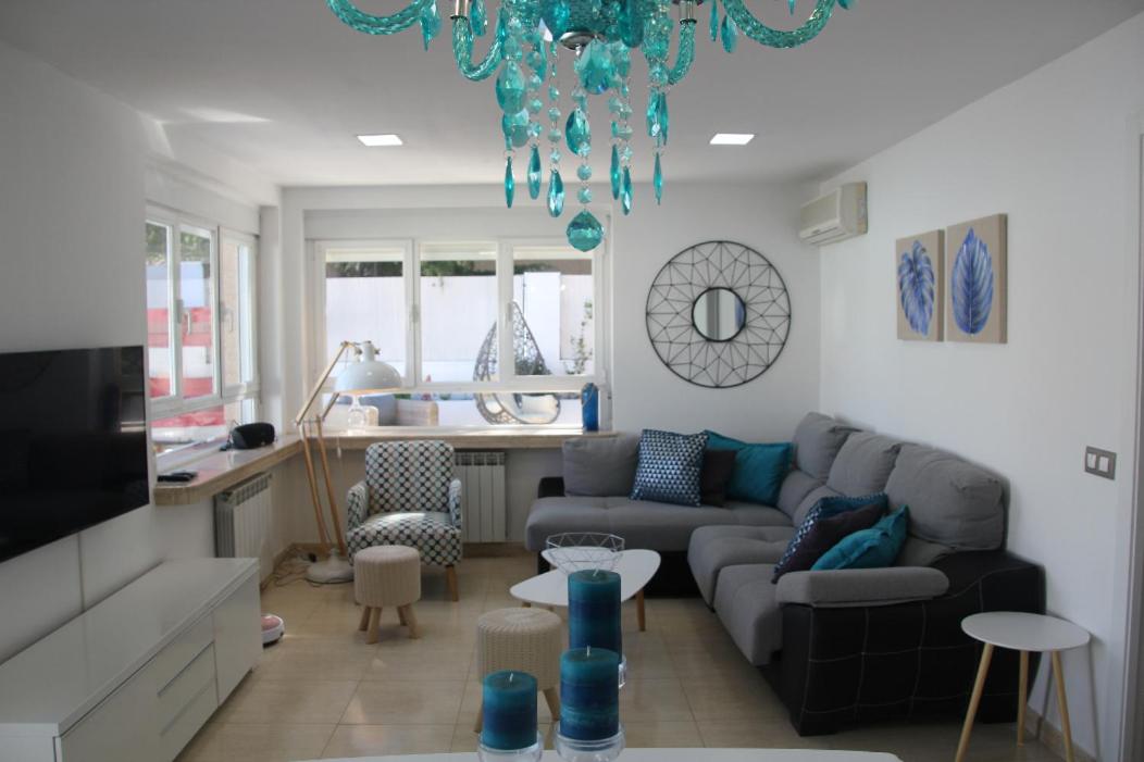 Casa independiente, piscina privada y aire acondicionado - Housity