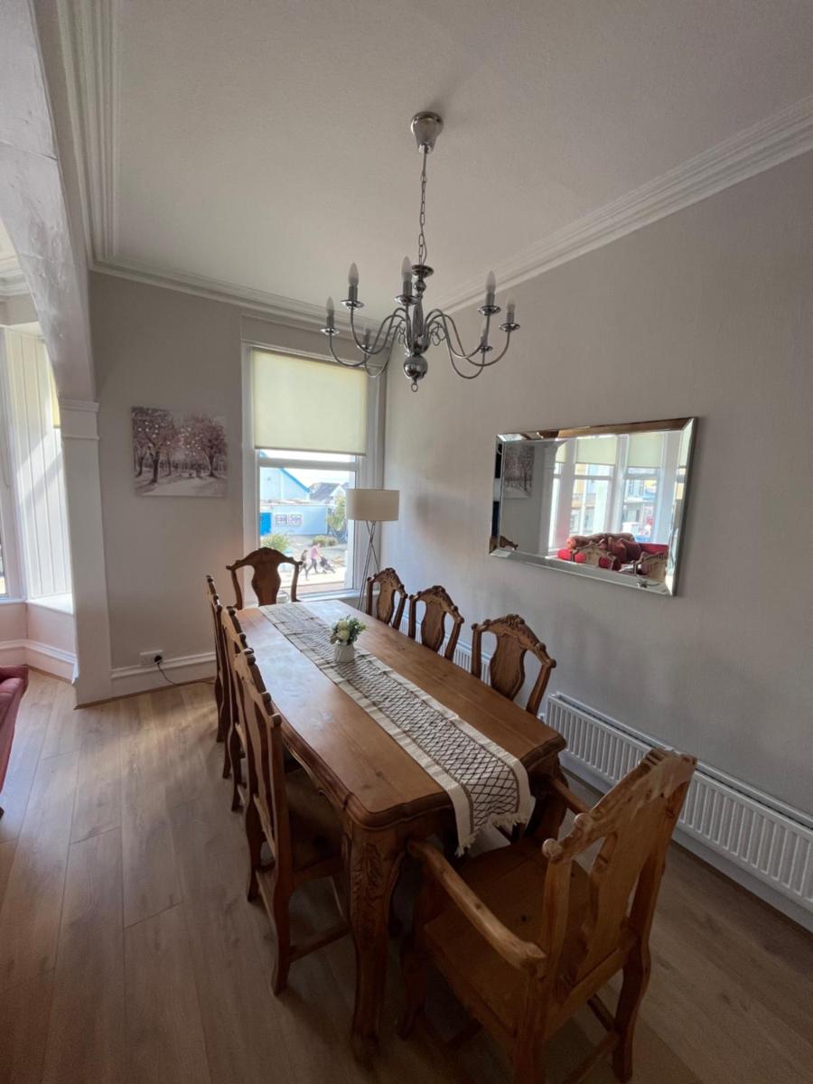 57 Main Street Newcastle Luxury Central Apartment - Housity