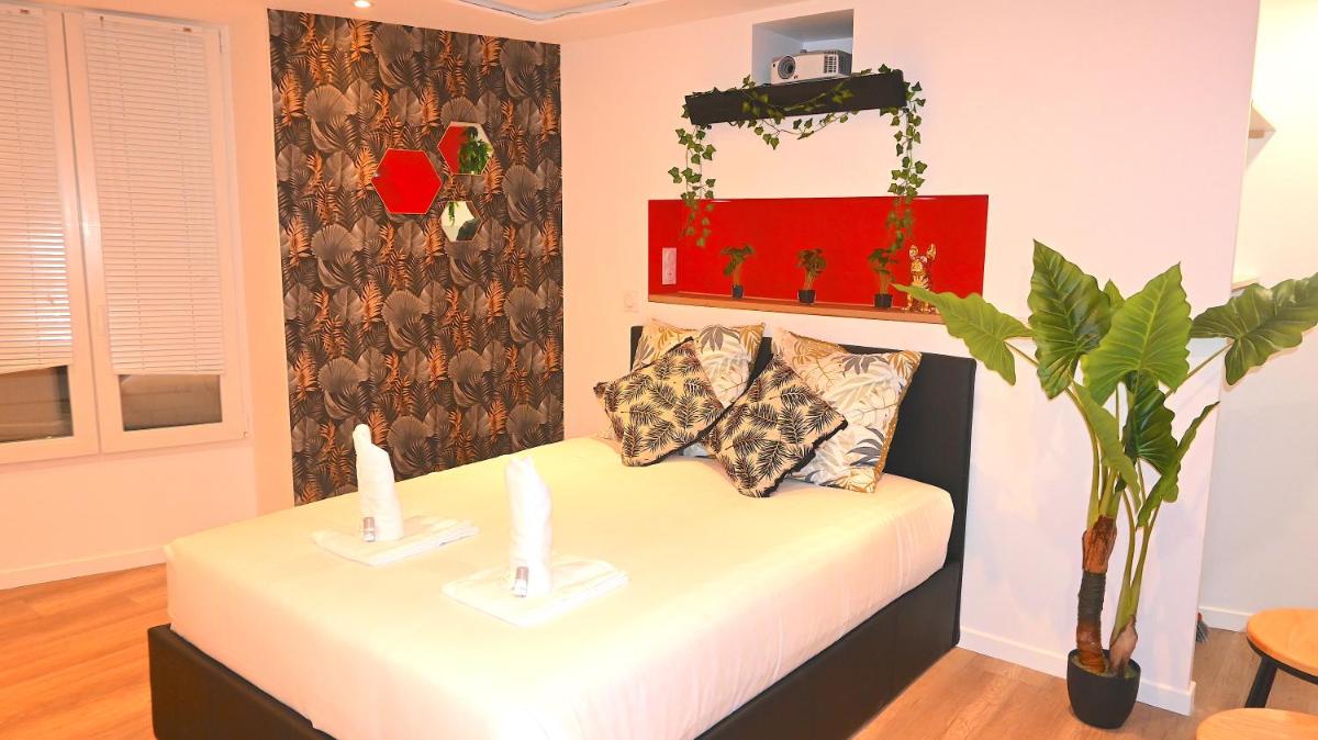 SAUNA Appartement 10mn Aeroport Roissy CDG - Housity