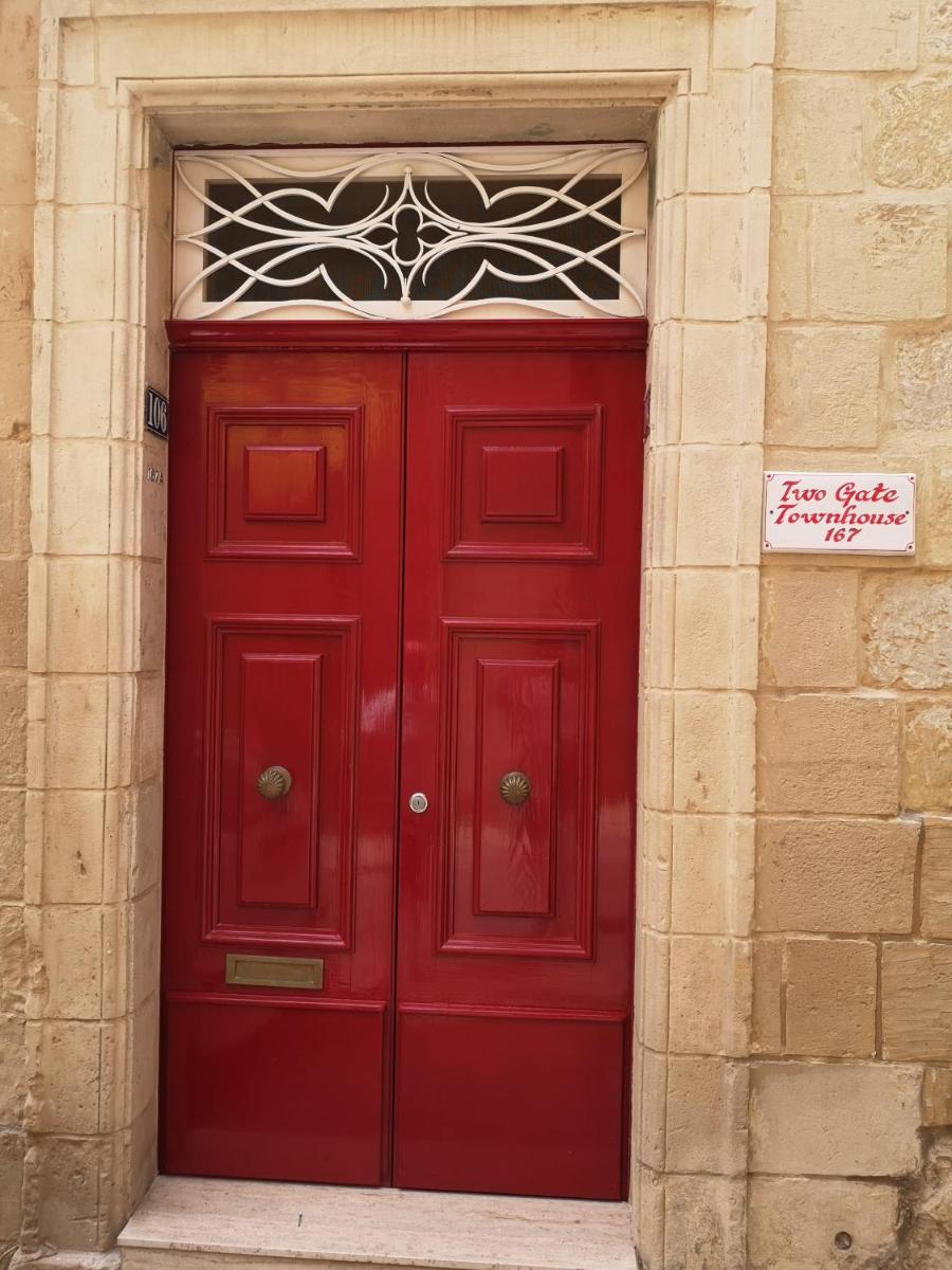 Two gate town house - Housity