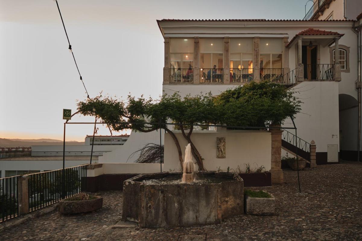 O edifício onde o hotel está situado
