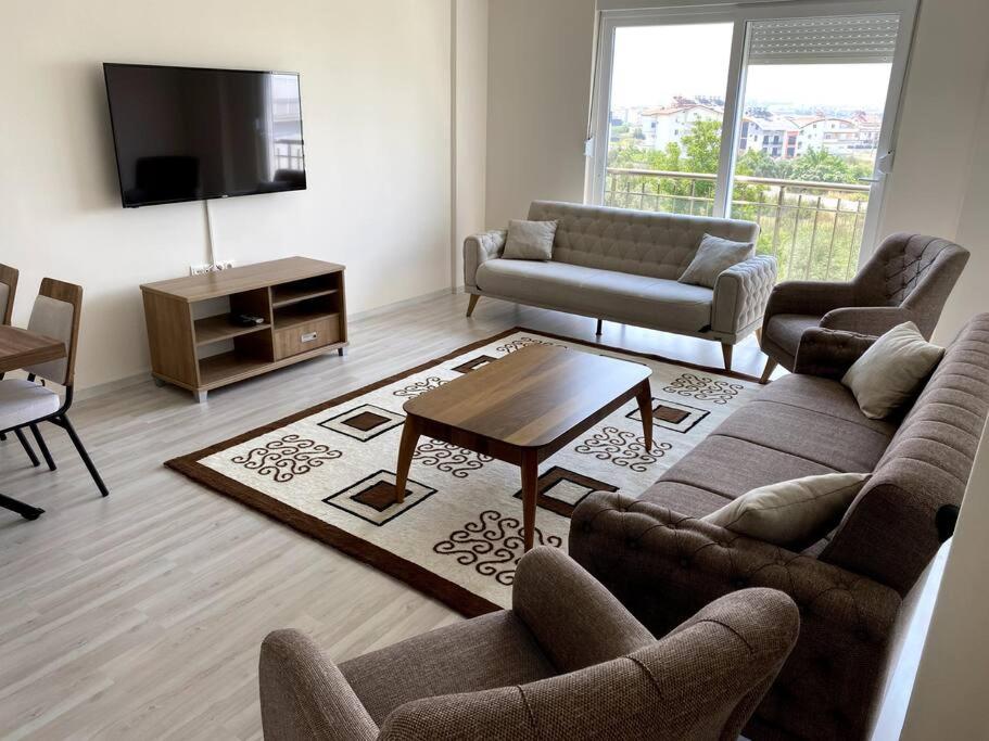 Suitetrails - Brand new, large apartment near the sea in Side
