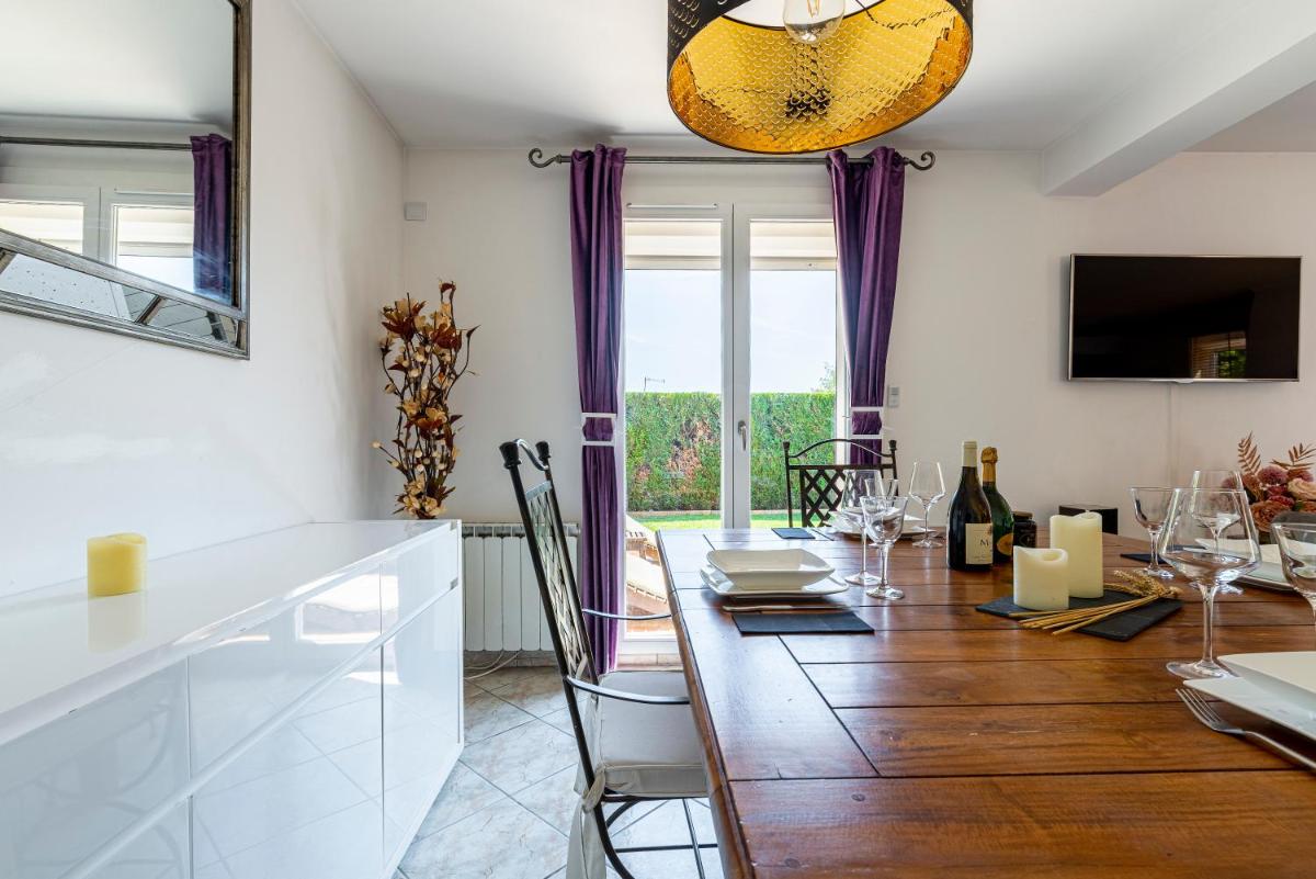 Charmante Maison Climatisée avec son Jardin à 5 minutes de DIJON - Housity