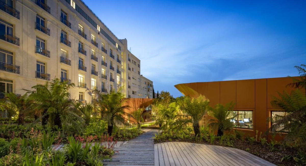 Jardin de l'établissement Hôtel Martinez, in The Unbound Collection by Hyatt