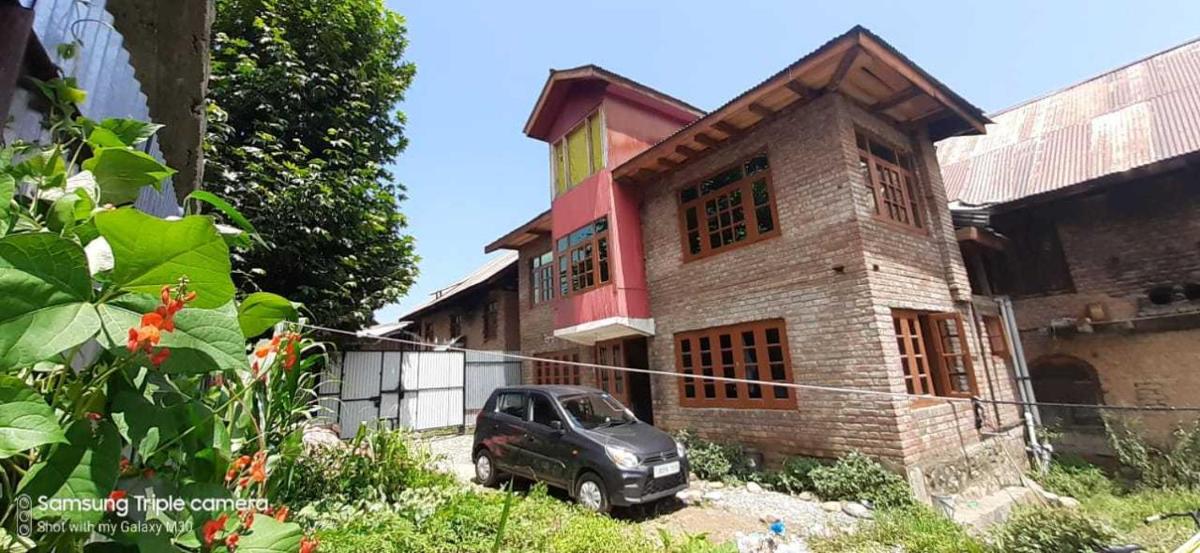 Suitetrails - POP HOME 92826 Chinar Villa Homestay