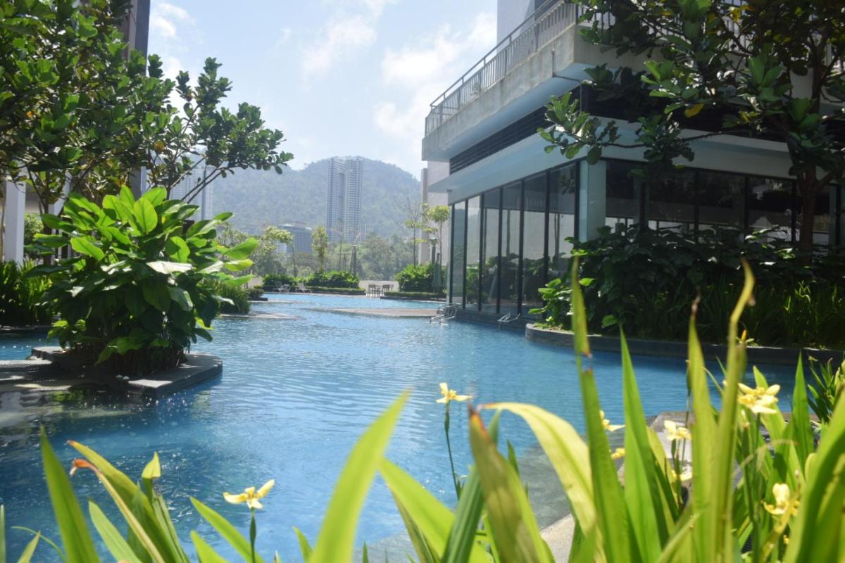Pool View Cozy House 2bedrooms at Midhill Genting - Housity