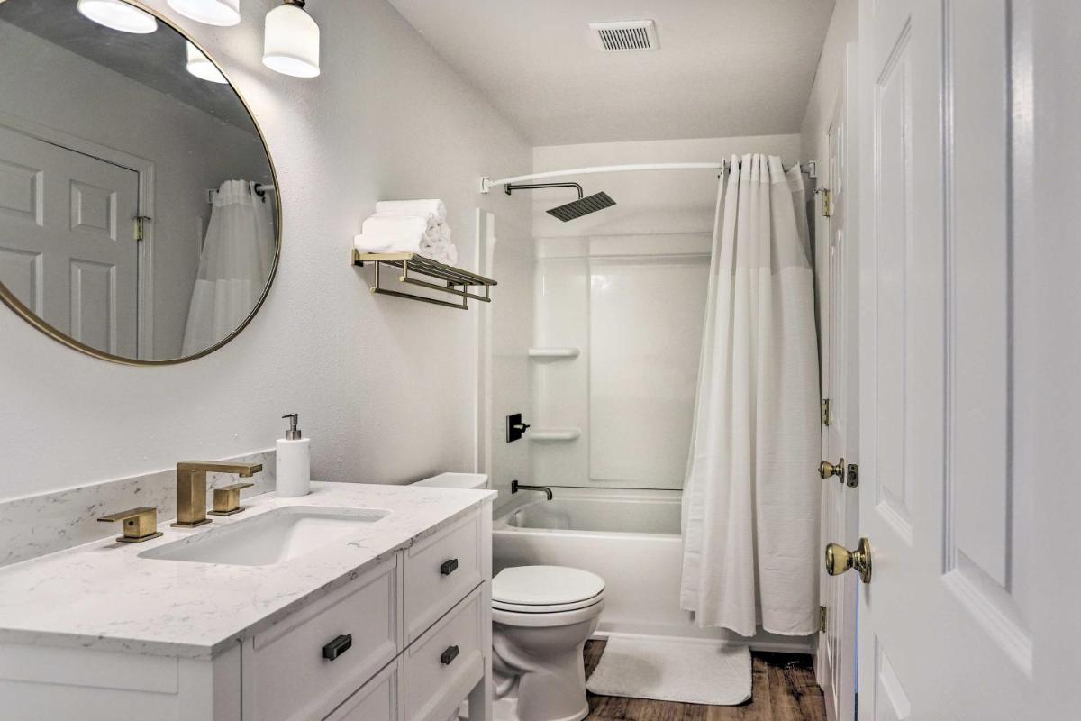 Welcoming Ohio Getaway Less Than 9 Mi to Dtwn Toldeo! - Housity