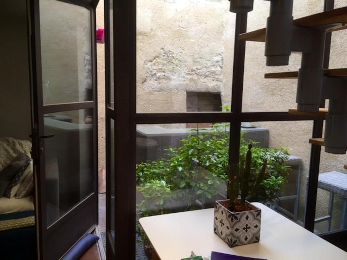 Maison de 2 chambres avec vue sur la ville terrasse et wifi a Cucuron - Housity