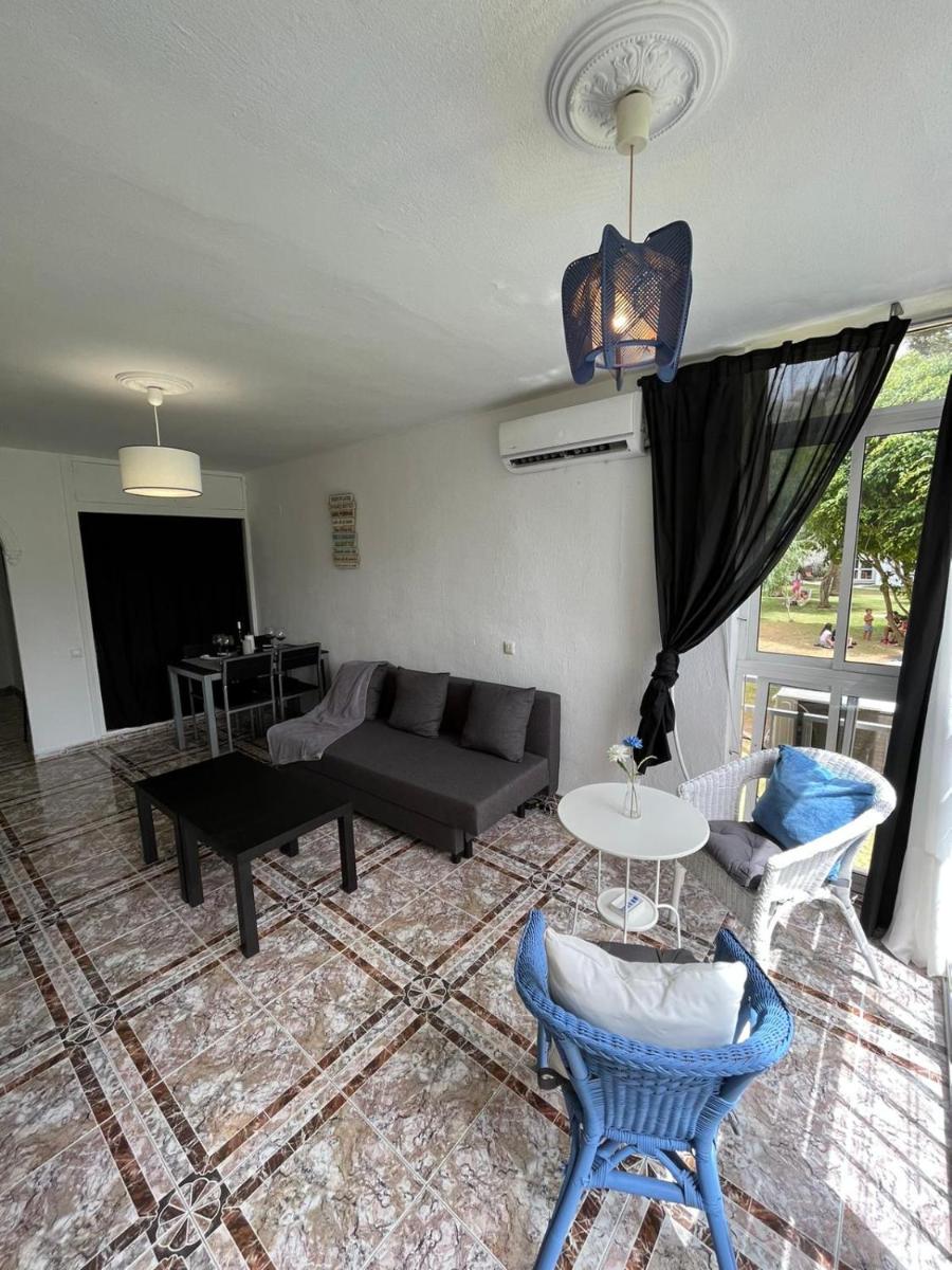BONITO ESTUDIO EN LA CALA DEL MORAL - Housity