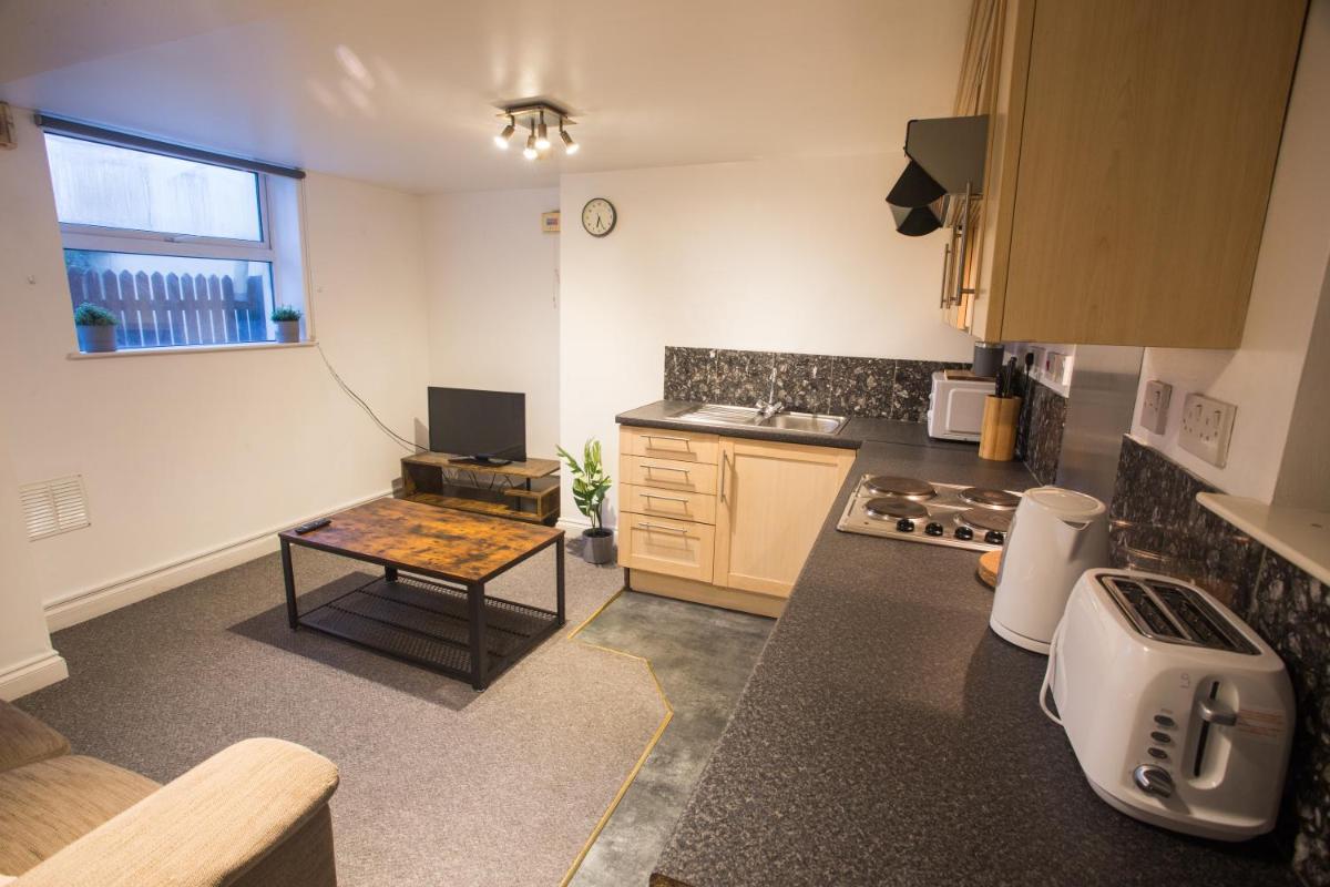 Flat 1, 4 Warden Rd - Hizvo