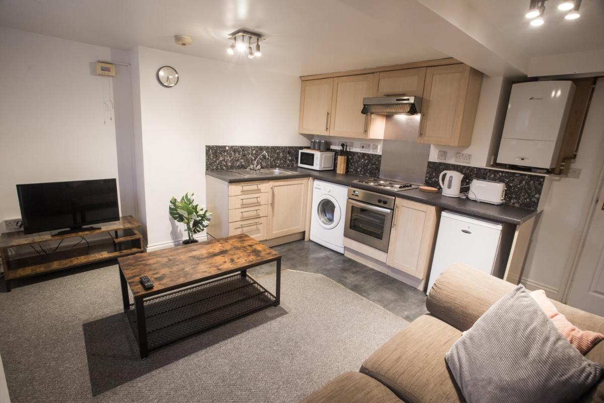 Flat 1, 4 Warden Rd - Hizvo