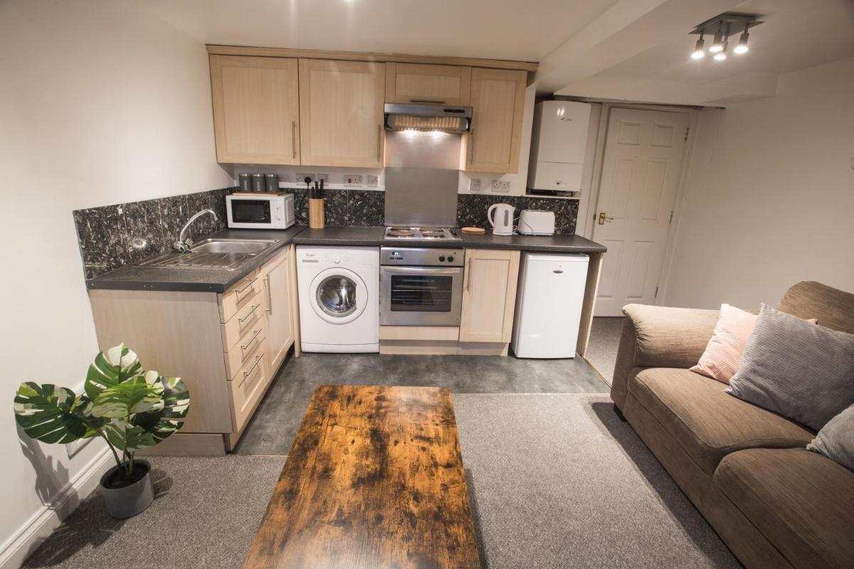 Flat 1, 4 Warden Rd - Hizvo