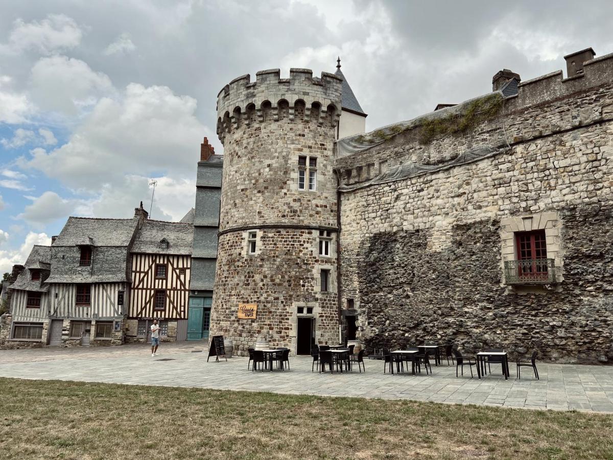 Les Suites de la Tour d'Embas - Housity
