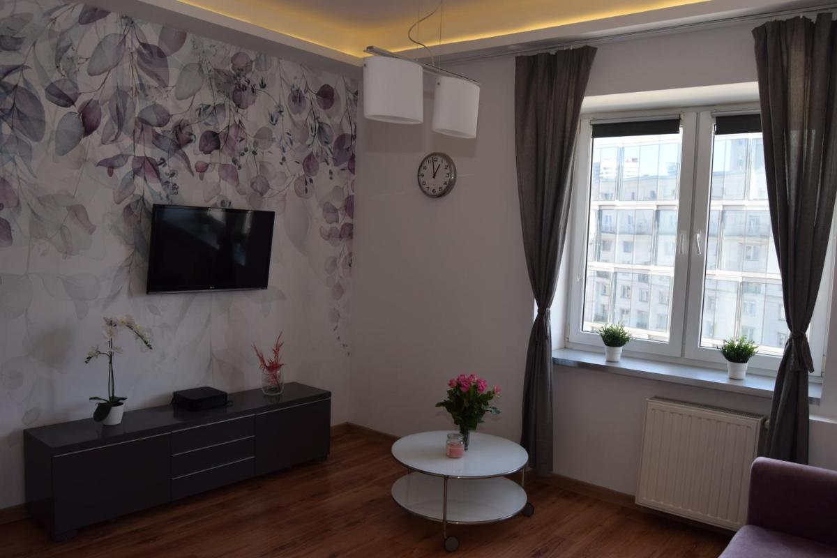Suitetrails - Be my Guest - Krucza Elegant Apartment - Rondo de Gaulle'a Center of Warsaw Metro Wi-Fi Breakfast