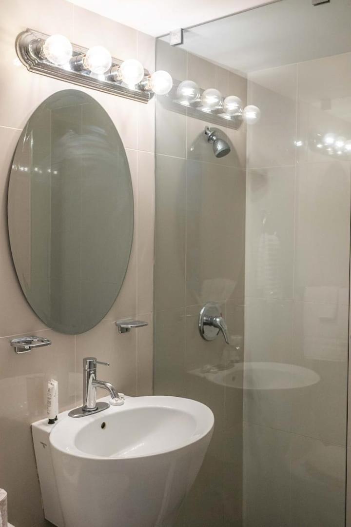 Boulevard Hotel - Housity