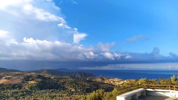 Triopetra hill view - Housity