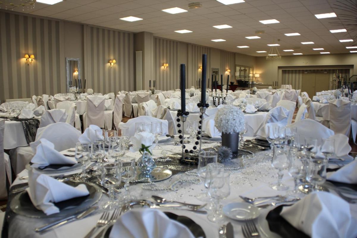 Restaurant ou autre lieu de restauration dans l'établissement Hotel Regina & Spa