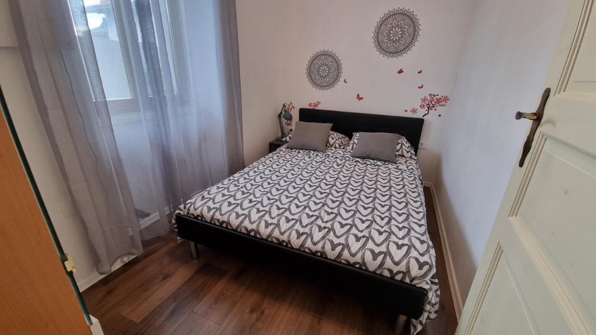 Suitetrails - Comfortable 2-bedroom apartment in village centre