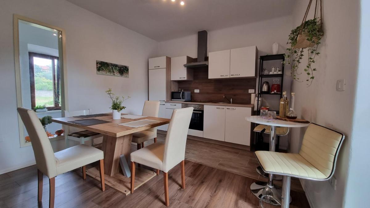 Suitetrails - Comfortable 2-bedroom apartment in village centre