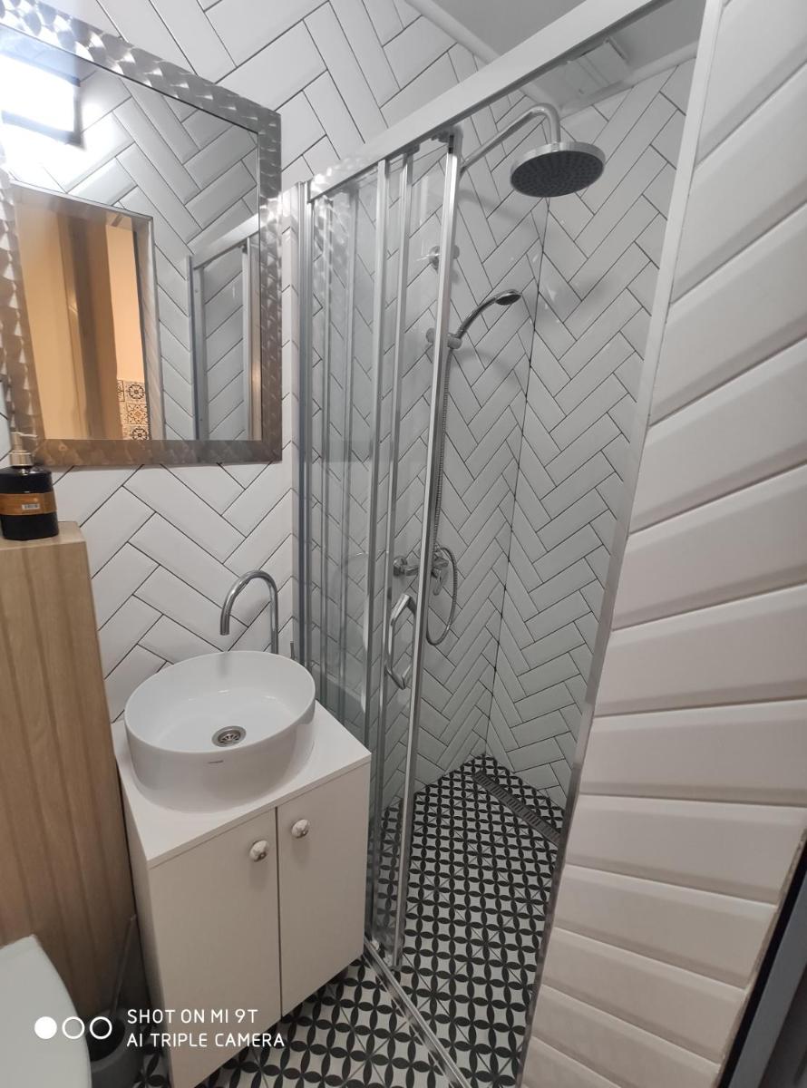 Room Angel - Hizvo