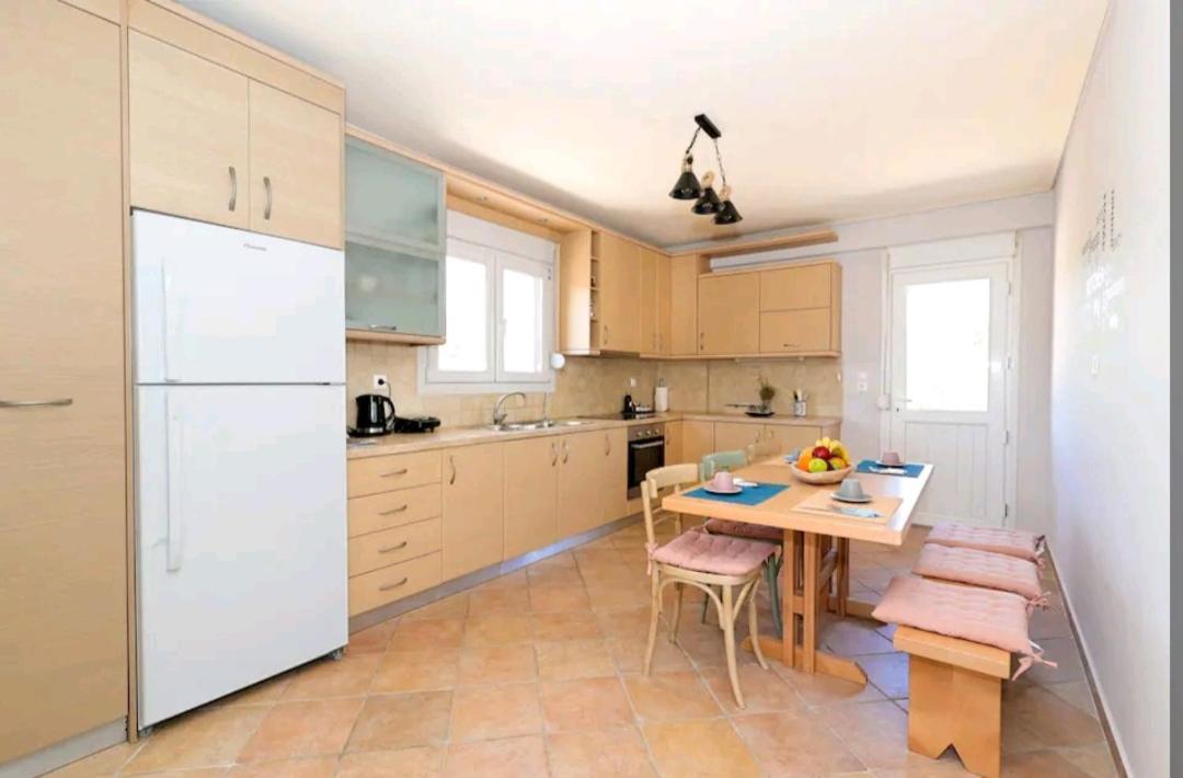V.A.G.I.A. HOUSE - Housity