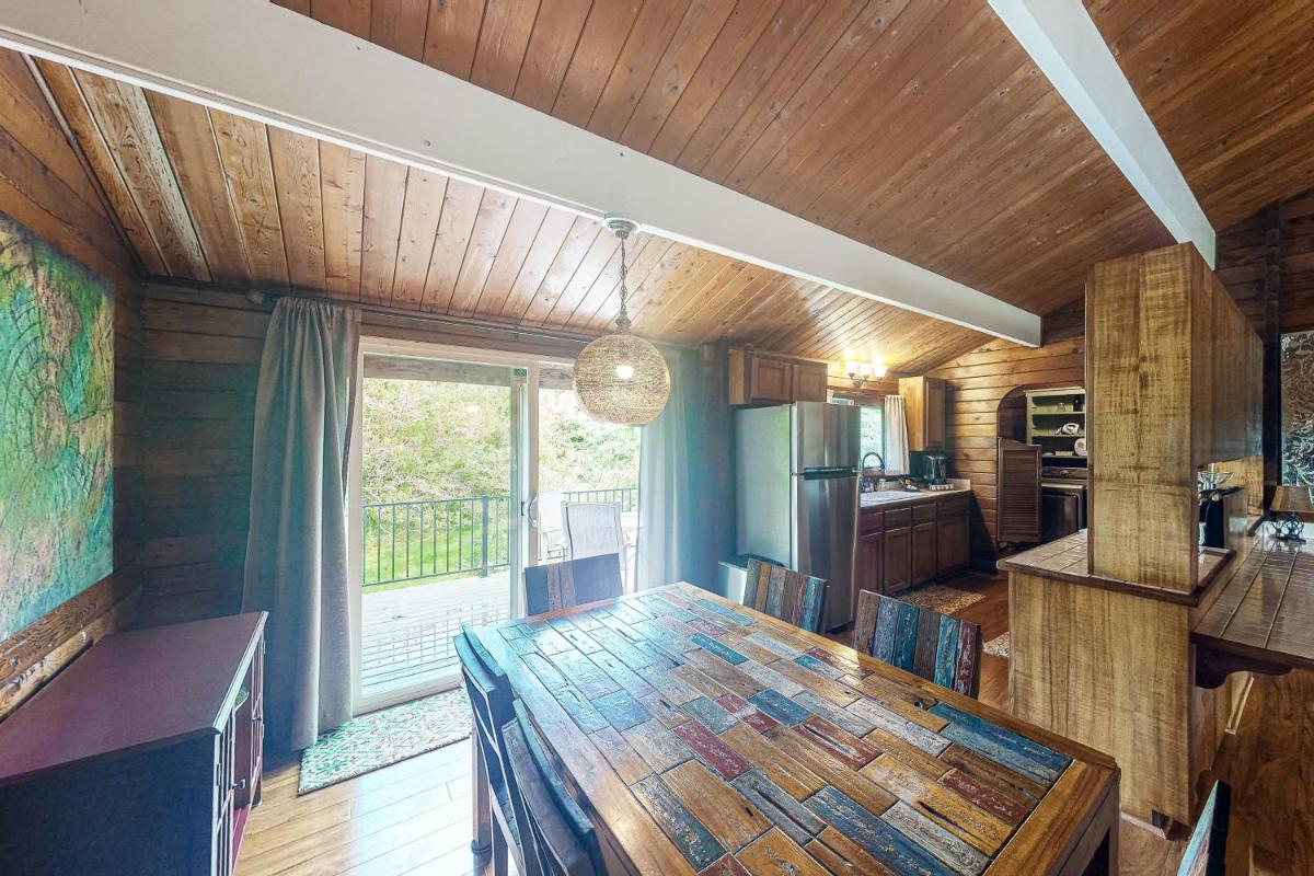 Haunani Solitude - Housity