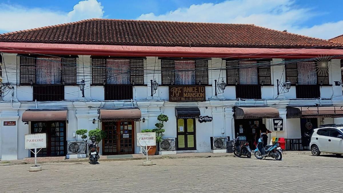 RF ANICETO MANSION - Housity