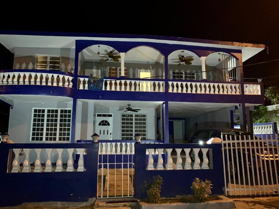 2C - Couples Getaway-5 min to Crashboat Beach - Housity