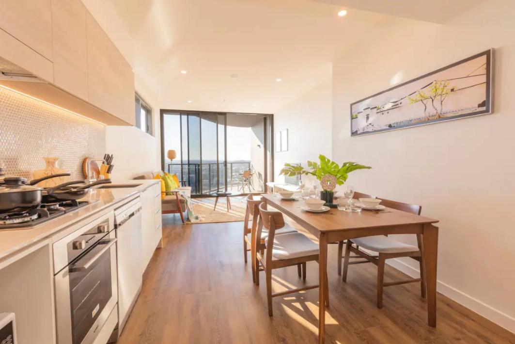 AirTrip Apartments at South Brisbane - Housity