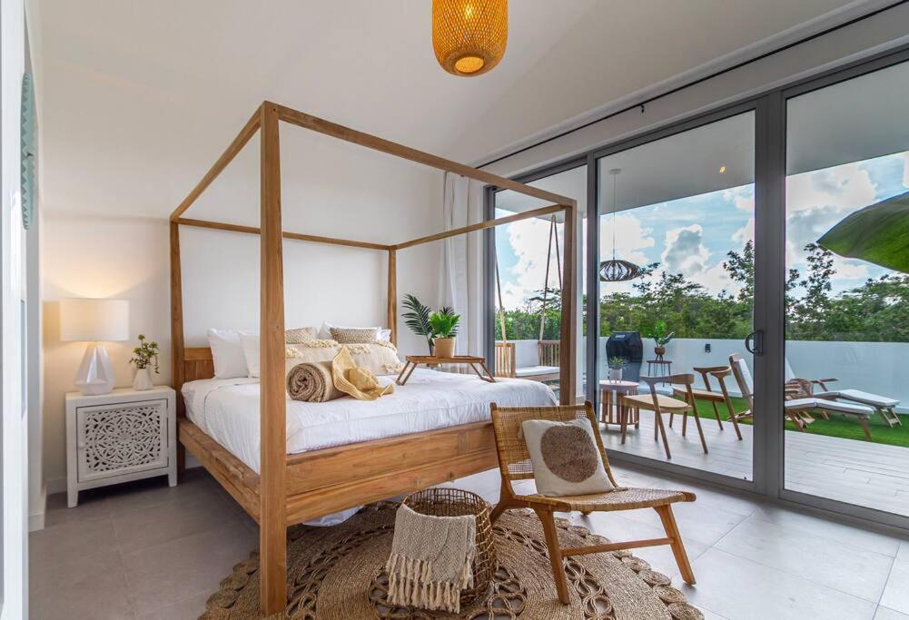 3 bdrm 2 bath Villa with Private Pool- Azure Beach Residences - Housity