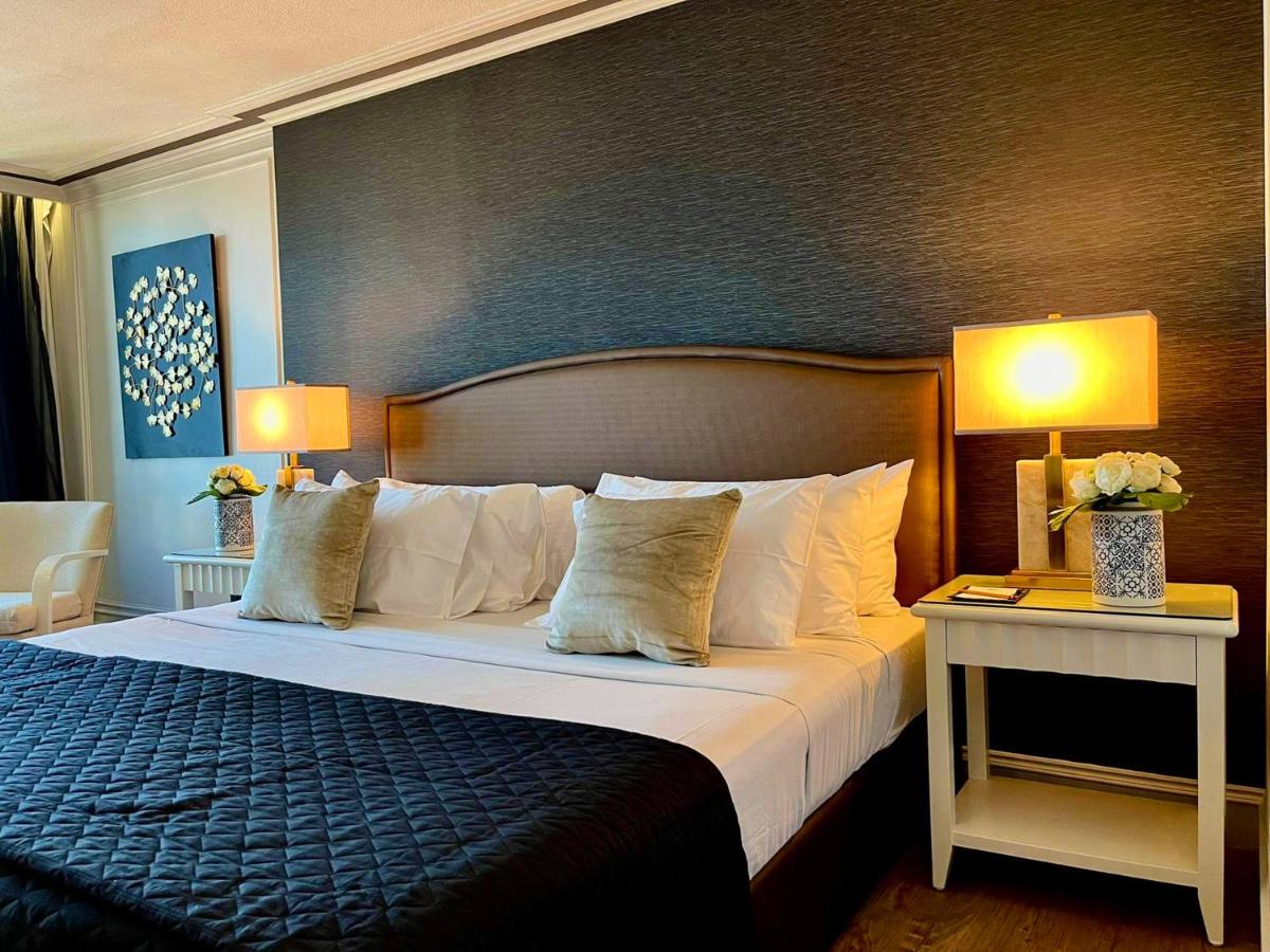 Grand Regal Hotel Davao - Housity