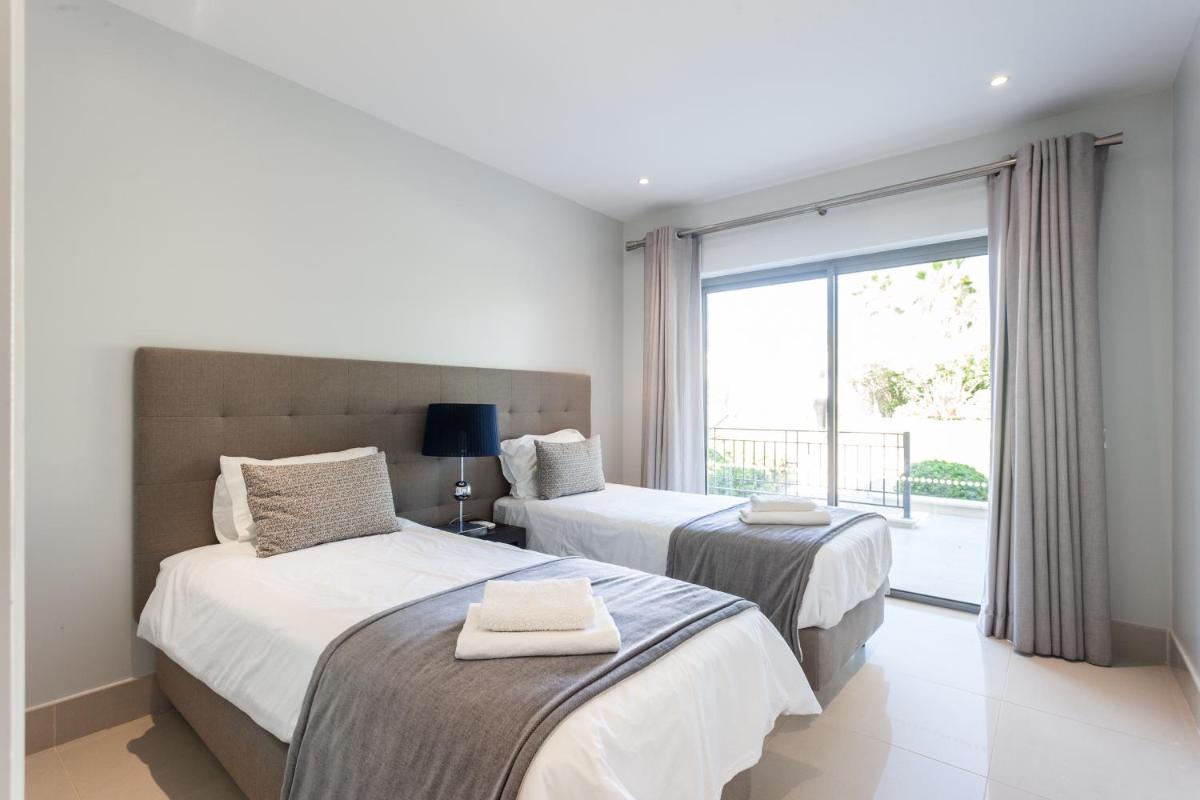 Vilamoura Pine Hills Villa - Housity