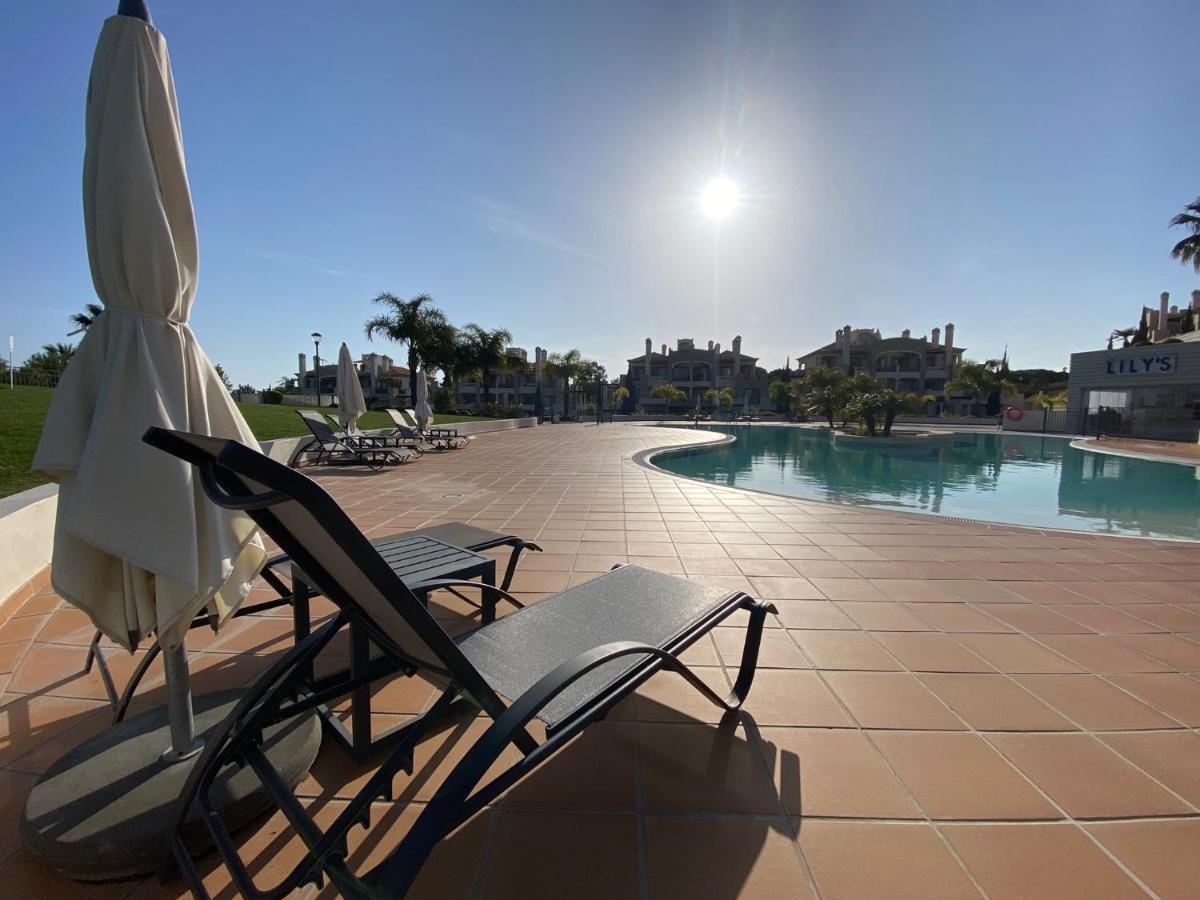 Vilamoura Pine Hills Villa - Housity