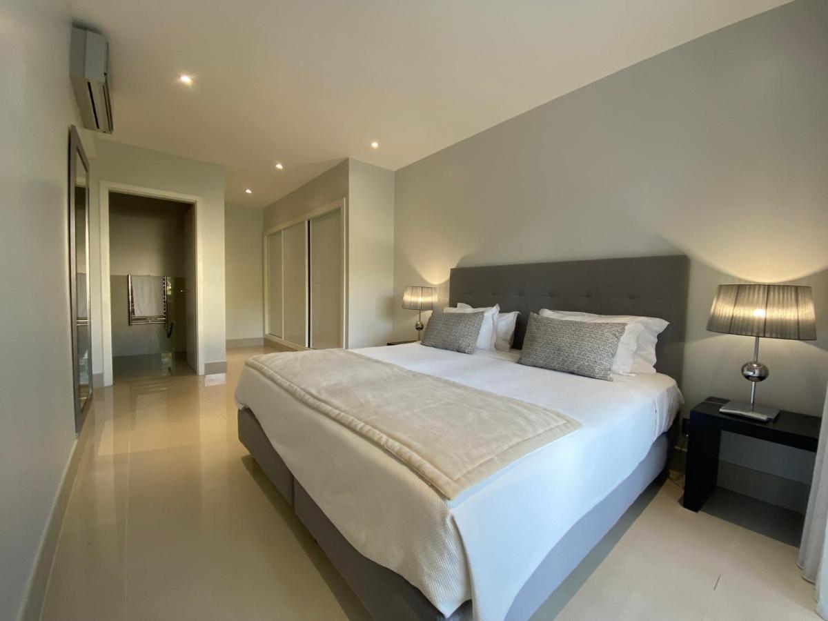 Vilamoura Pine Hills Villa - Housity