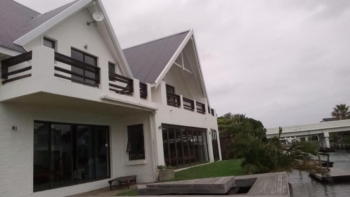 St Francis Bay House On The Canal - Housity