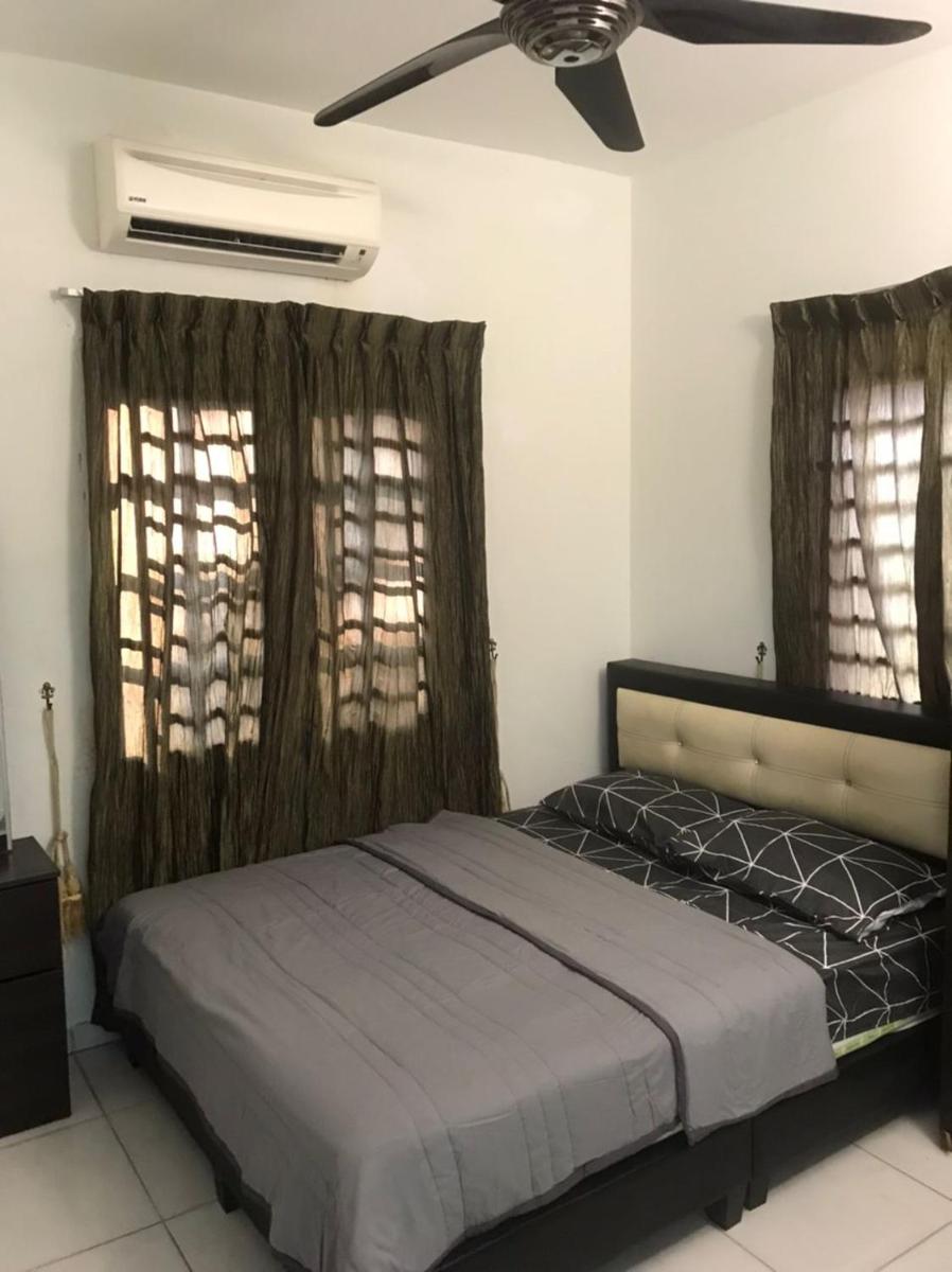 Spacious Idyllic Bungalow Homestay Kerteh - Housity